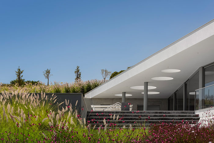 Modern Zauia House by Mario Martins Atelier; great example of Portuguese architecture