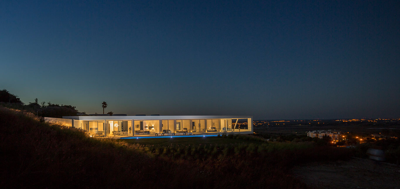 Modern Zauia House by Mario Martins Atelier overlooks Lagos Bay in Portugal