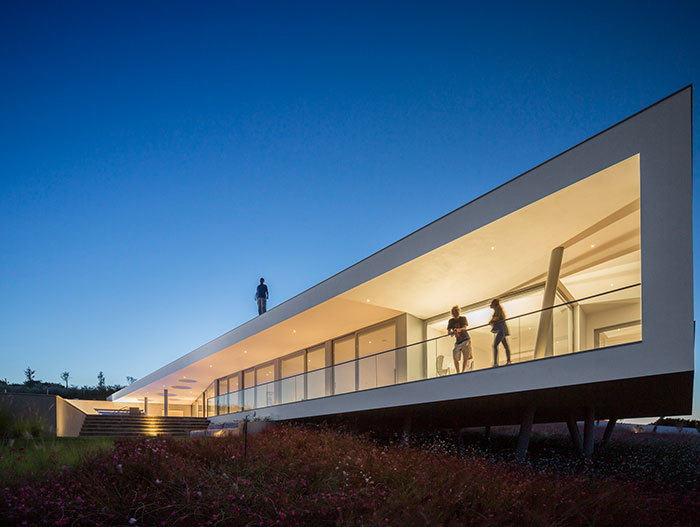 Portuguese architecture at its very best - Zauia House by Mario Martins Atelier