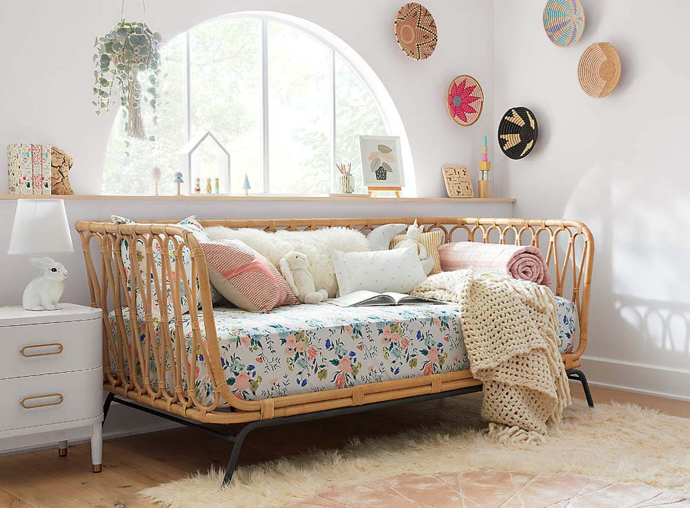 Rattan twin daybed for kids' room