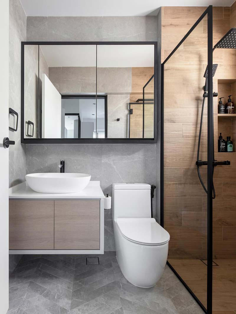 Small bathroom ideas - choose a small sink to make the bathroom look bigger