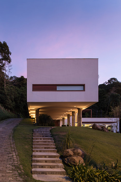Spectacular contemporary cantilevered house in Erechim, Brazil by Basso Engenharia