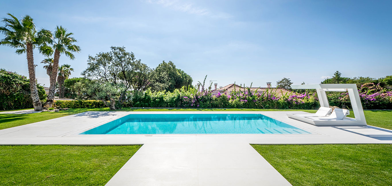 Spectacular LED light swimming pool in Mediterranean-inspired modern residence near Barcelona - designed by 08023 Architects