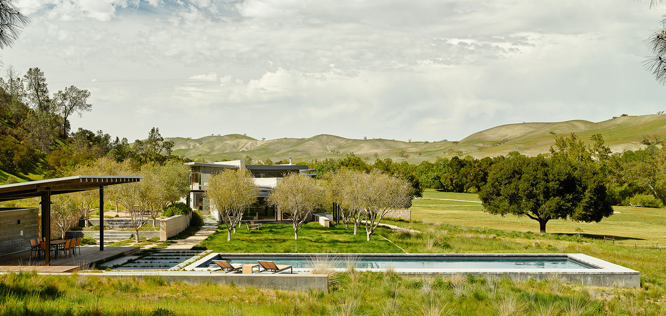 Spring Ranch by Feldman Architecture: Amazing pool with spectacular views of Central Valley, California