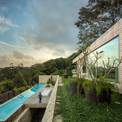 Stunning modern house in Brazil by Studio Arthur Casas