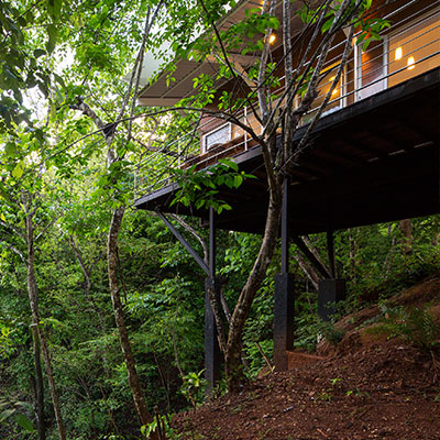 Casa Gaviota / Seagull House by Indigo Arquitectura: Amazing suspended house in Costa Rica blends with nature
