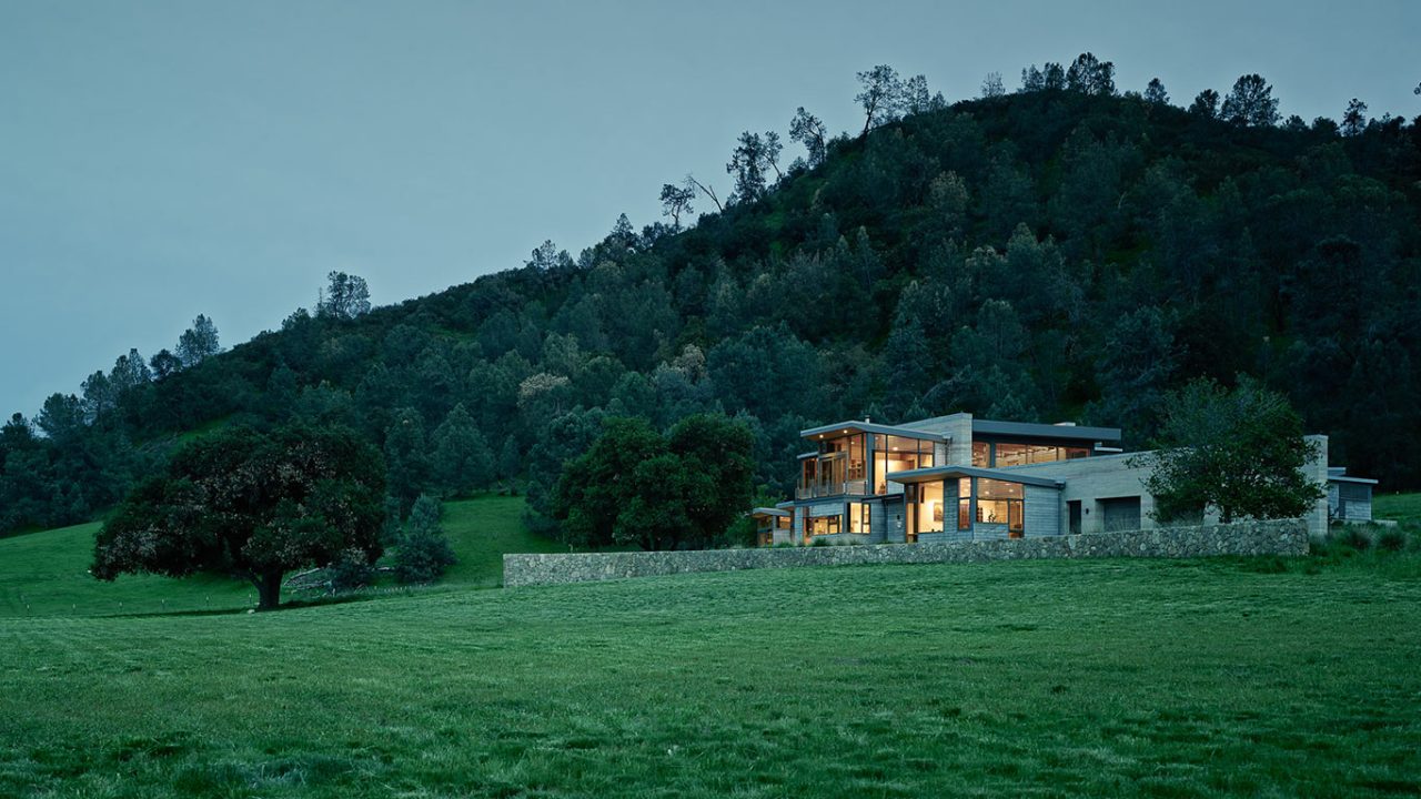 Spring Ranch by Feldman Architecture: Modern Californian retreat strikes a balance between privacy and openness