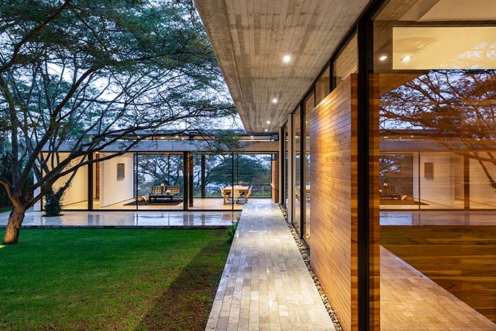 Tacuri House by Gabriel Rivera Arquitectos