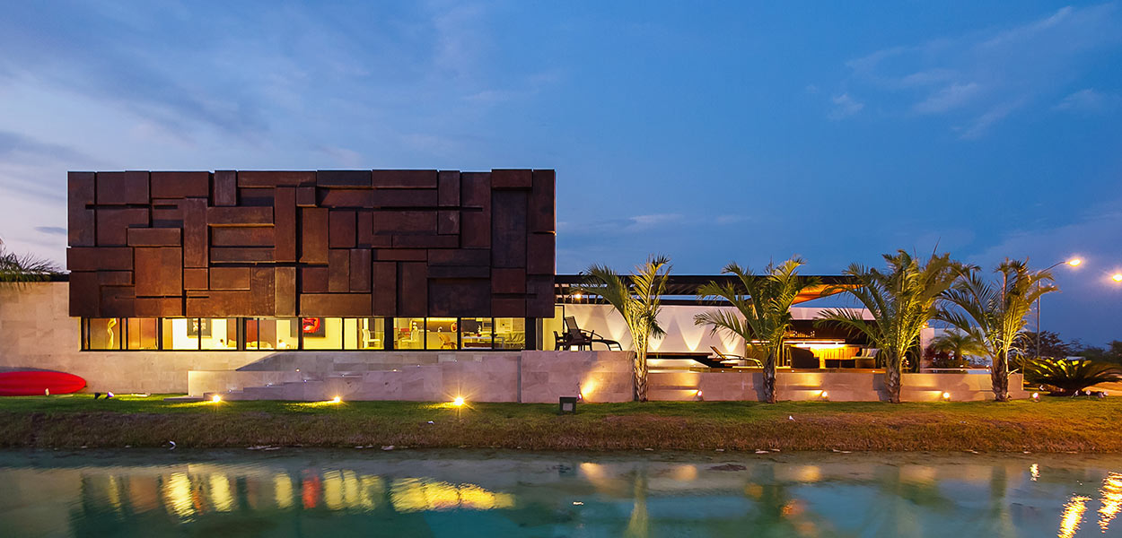 Modern lakeside house in Mexico for young businessman