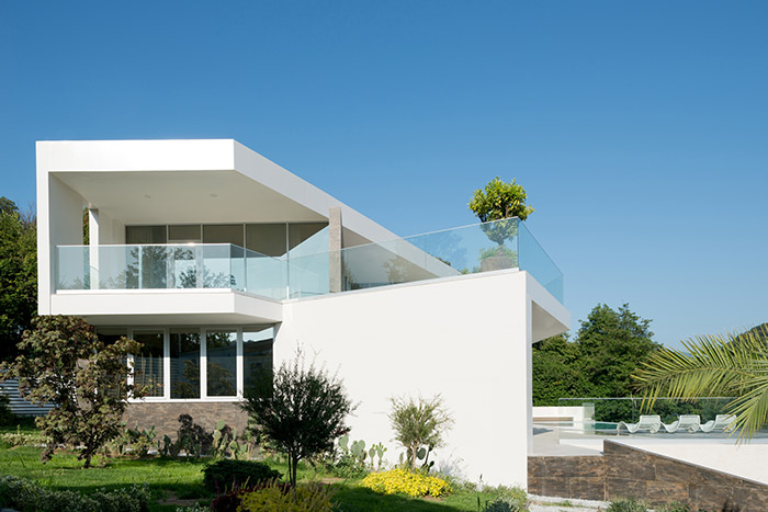 Great architecture in Russian villa that integrates the landscape - Sochi