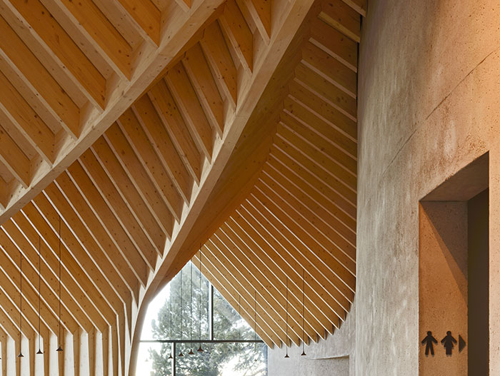 Oberholz Mountain Hut by Peter Pichler Architects located in the Italian Alps offers stunning mountain views