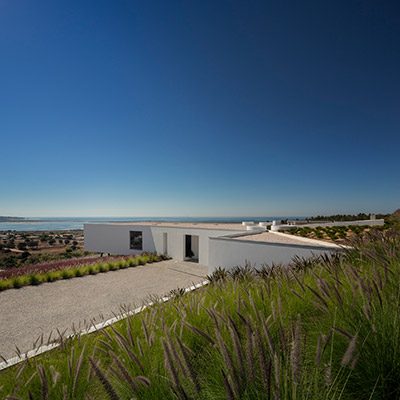 Zauia House by Mario Martins Atelier, gorgeous hillside residence in Portugal