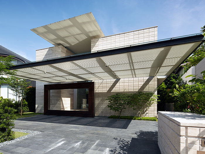 Zen Courtyard house exterior design inspired by the traditional Japanese courtyard house