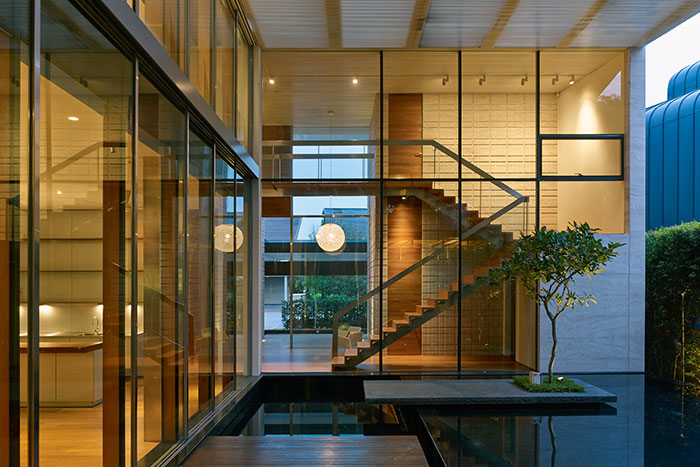 Zen Courtyard House by Robert Greg Shand Architects - contemporary beach house in Sentosa Cove, Singapore