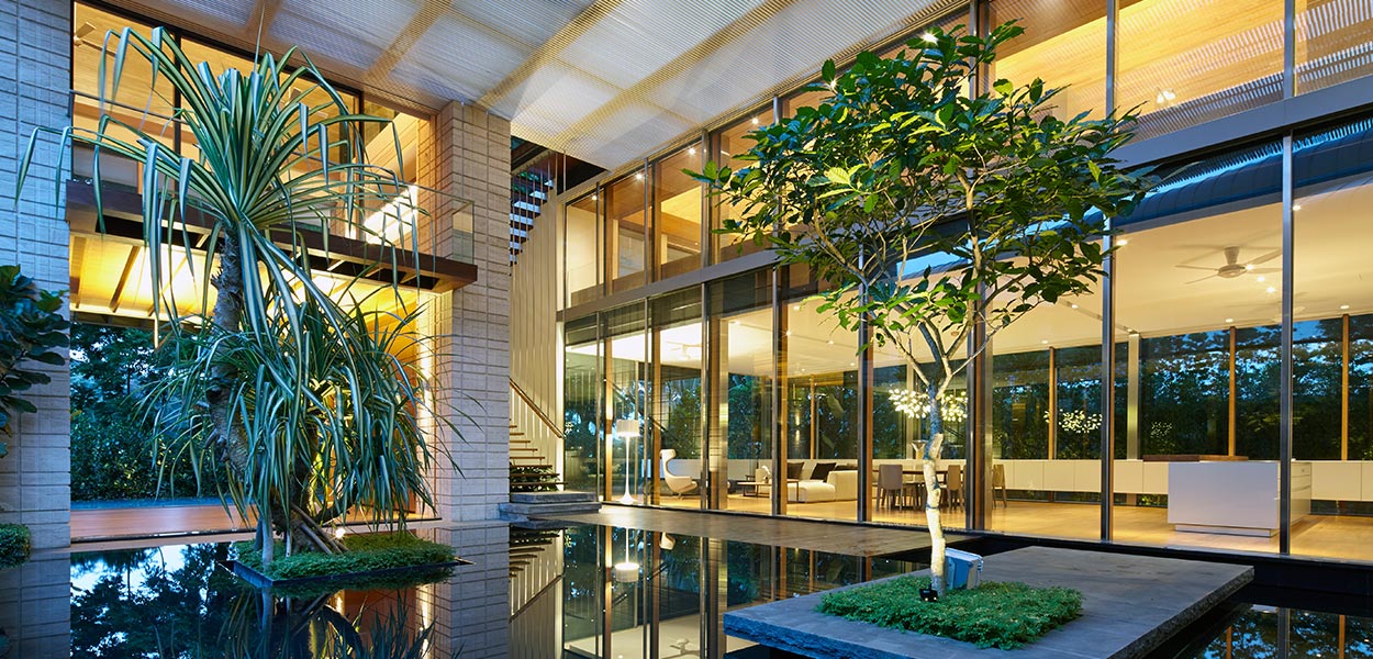 Zen Courtyard House - contemporary beach home in Singapore inspired by the traditional Japanese courtyard house