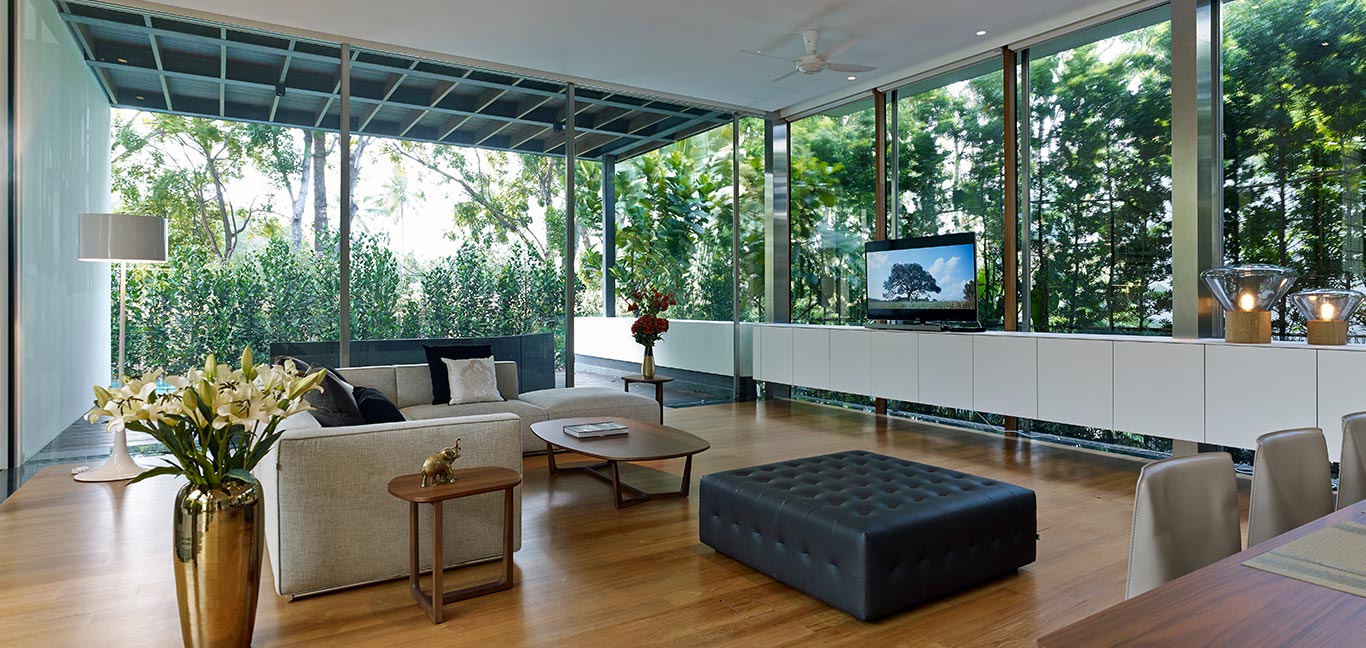 Zen Courtyard House: Modern living room in contemporary beach house in Sentosa Cove, Singapore by Greg Shand Architects